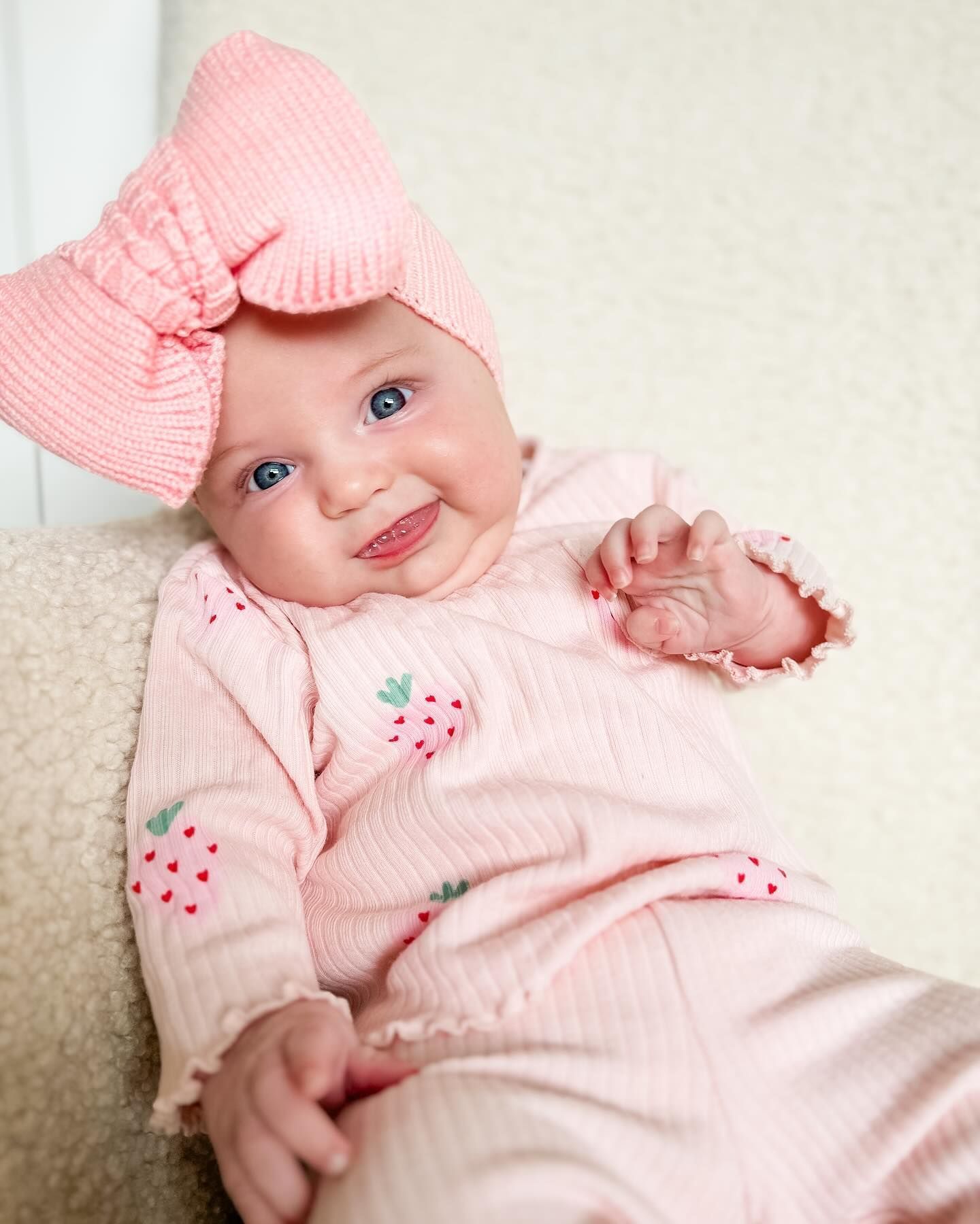 Sweet Baby Girl 3-Piece Outfit – Bow Hat, Long Sleeve Top & Pants (Newborn+)